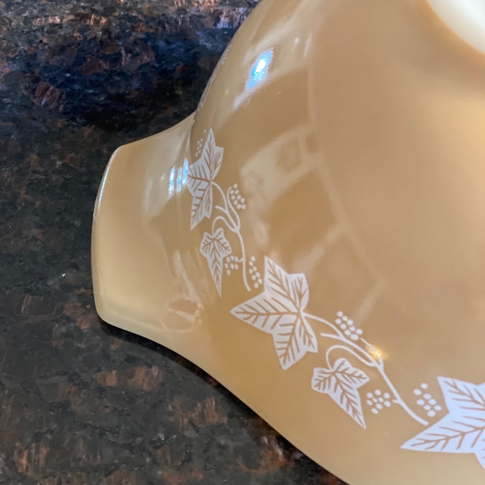 1 Pyrex Sandalwood 444 Cinderella Mixing Bowl - Picture 12 of 12